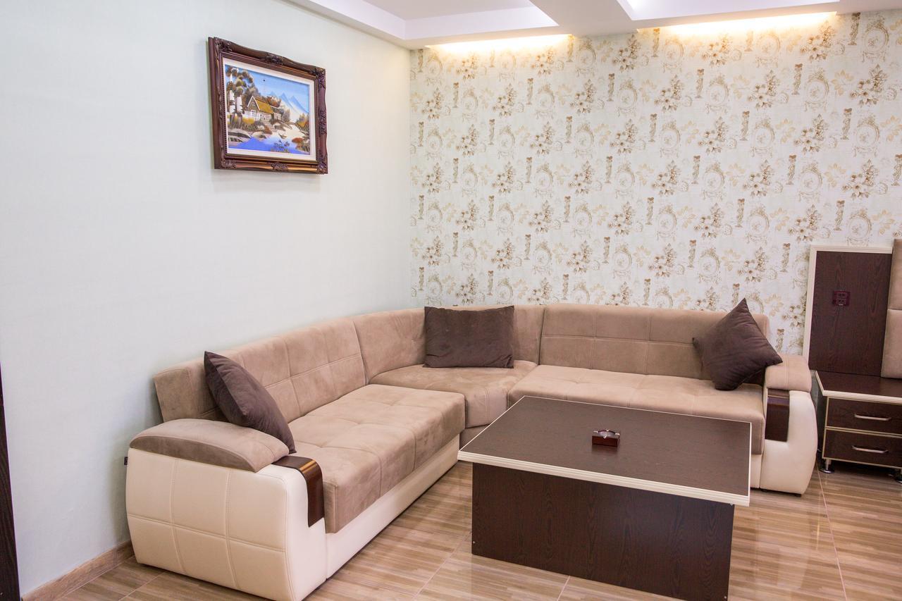 Semeni Hotel & Restaurant Mingacsevir Kültér fotó