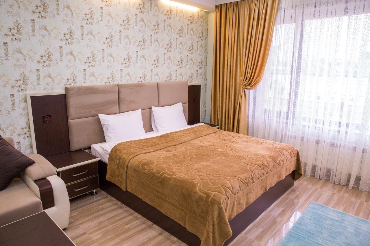 Semeni Hotel & Restaurant Mingacsevir Kültér fotó