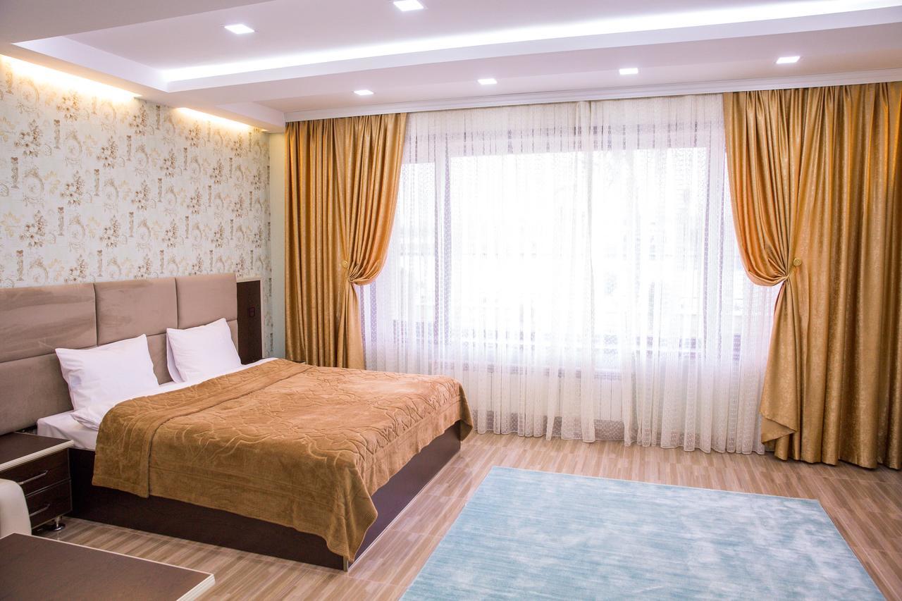 Semeni Hotel & Restaurant Mingacsevir Kültér fotó