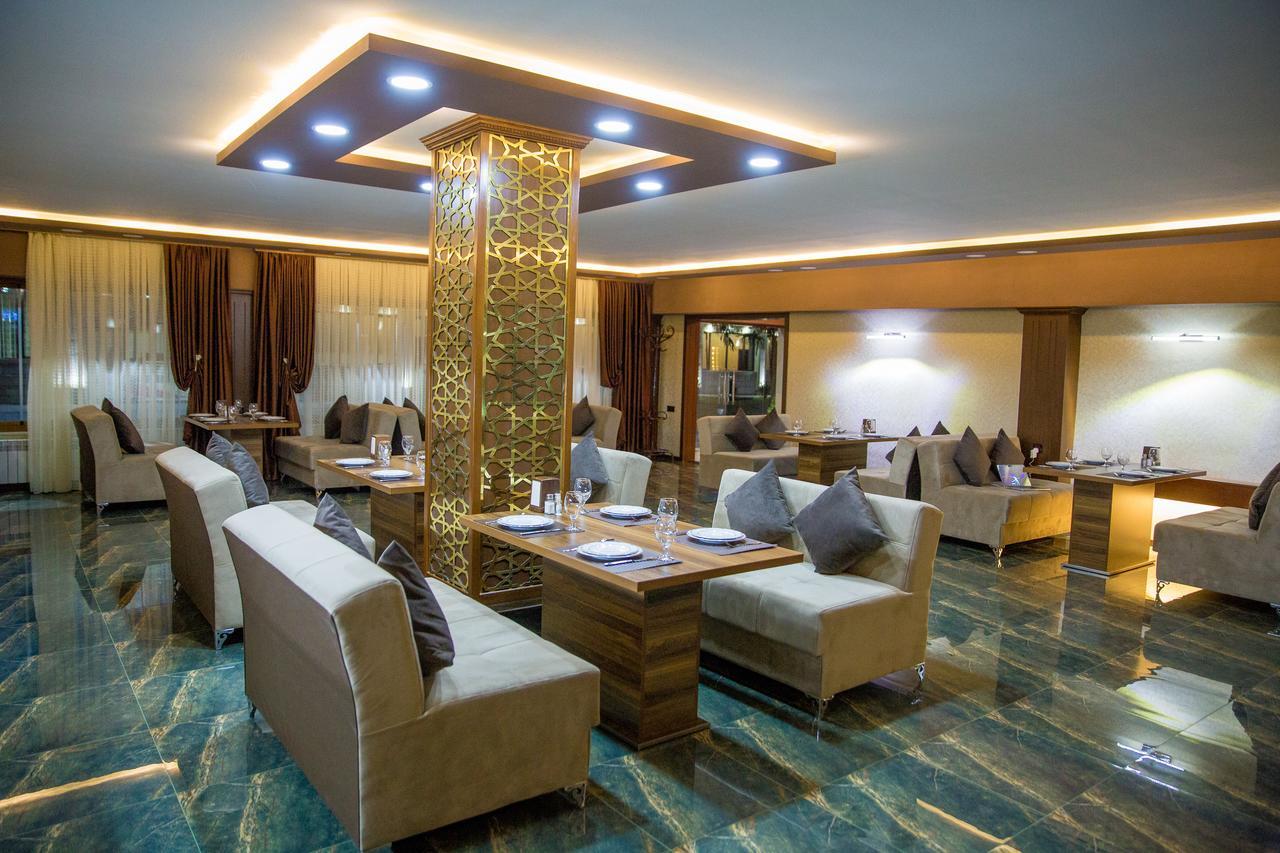 Semeni Hotel & Restaurant Mingacsevir Kültér fotó